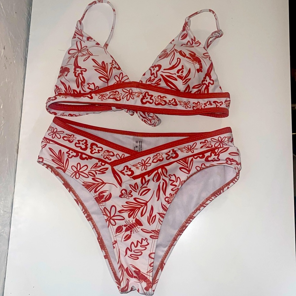 Bathing suit top and bottoms